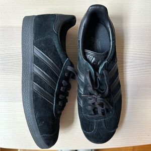 Men’s Adidas Gazelle Black on Black size 6 Mint Condition